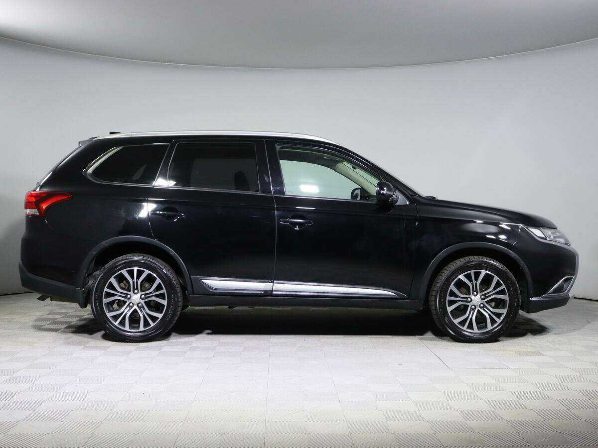 Mitsubishi Outlander 2018 года с пробегом. Фото: #3
