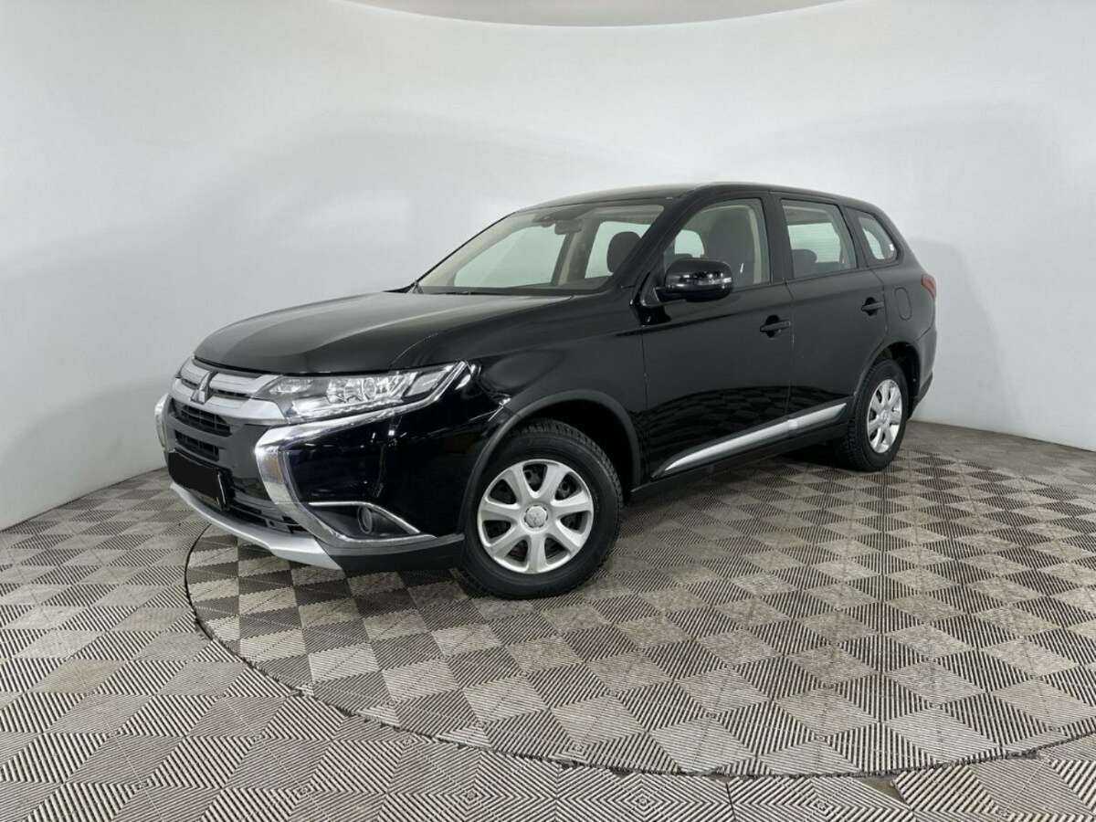 Mitsubishi Outlander 2017 года с пробегом. Посмотреть фото