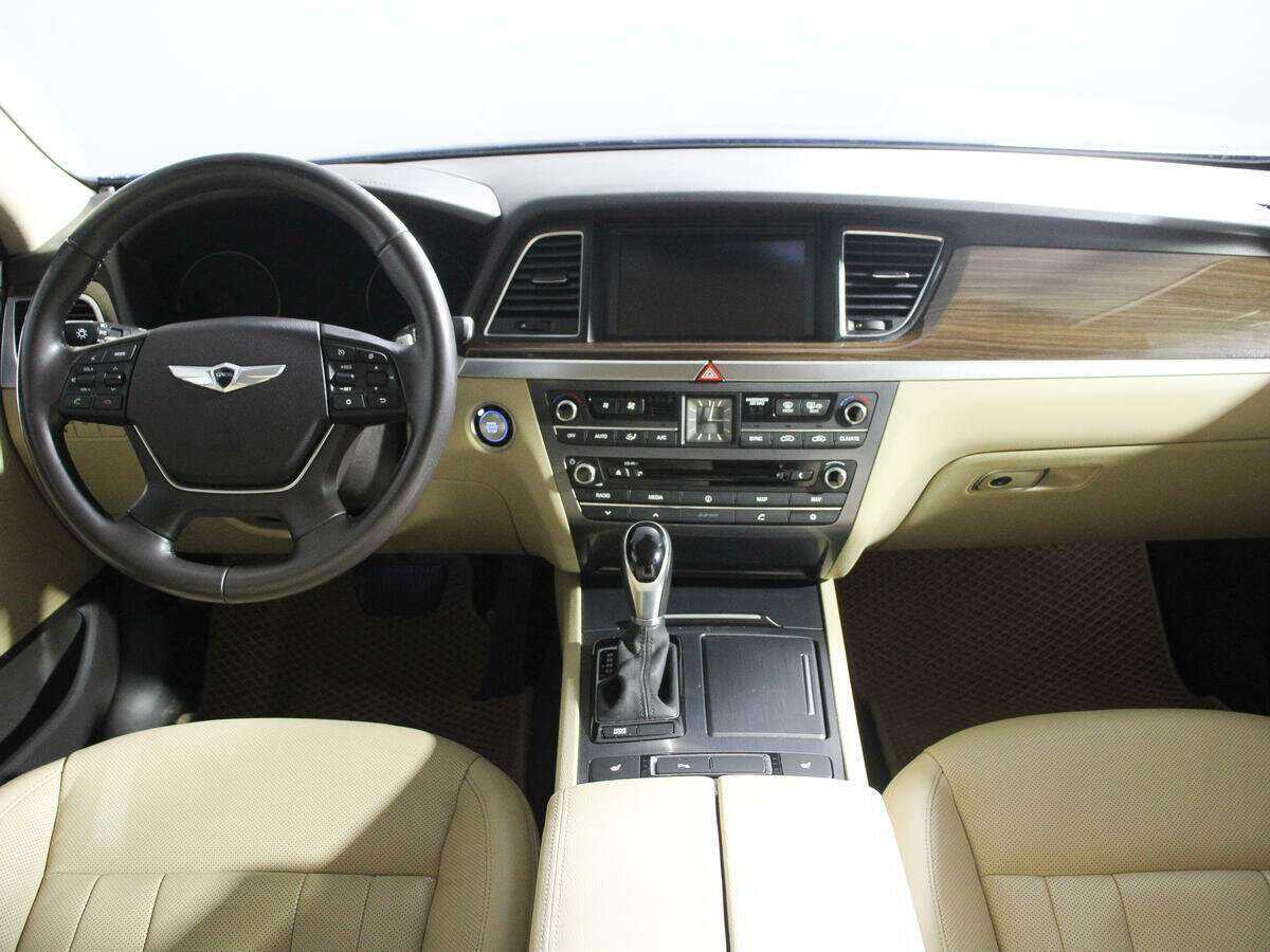 Hyundai Genesis 2015 года с пробегом. Фото: #9