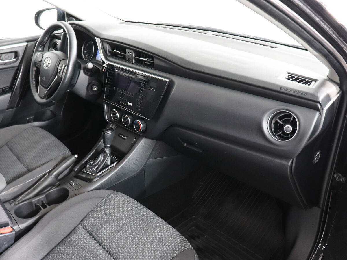 Toyota Corolla 2017 года с пробегом. Фото: #9
