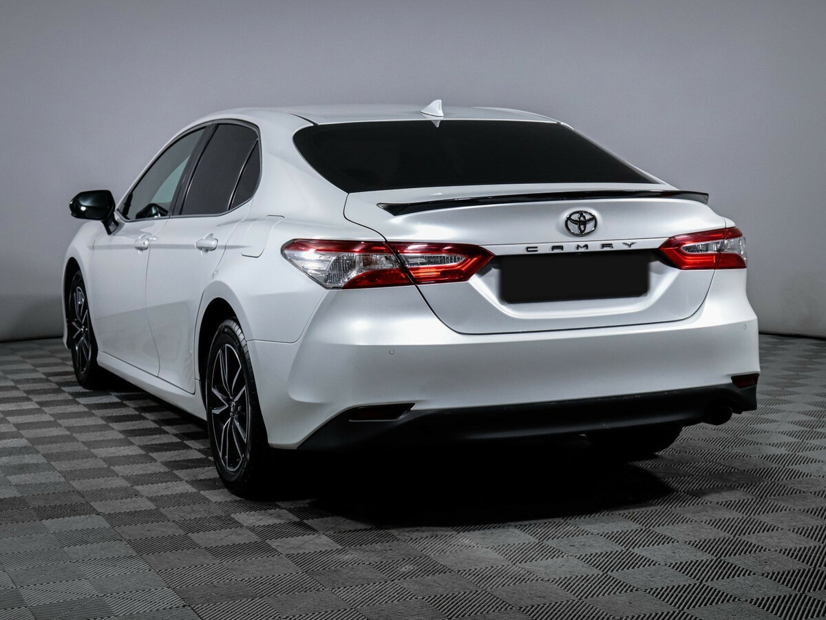 Toyota Camry 2020 года с пробегом. Фото: #5