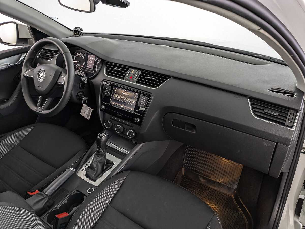 Skoda Octavia 2019 года с пробегом. Фото: #12