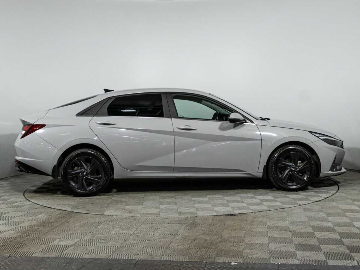 Hyundai Elantra 2021 года с пробегом. Фото: #3