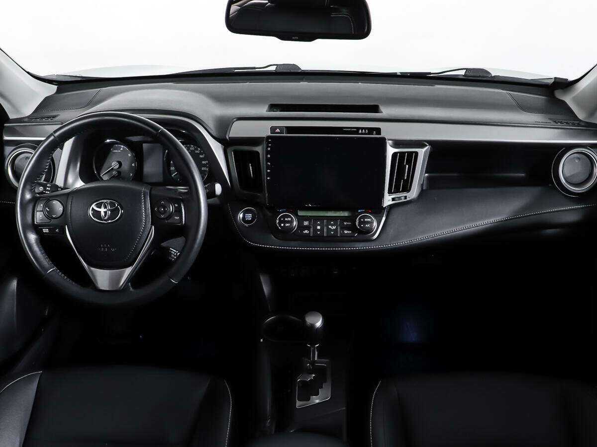 Toyota RAV4 2018 года с пробегом. Фото: #10