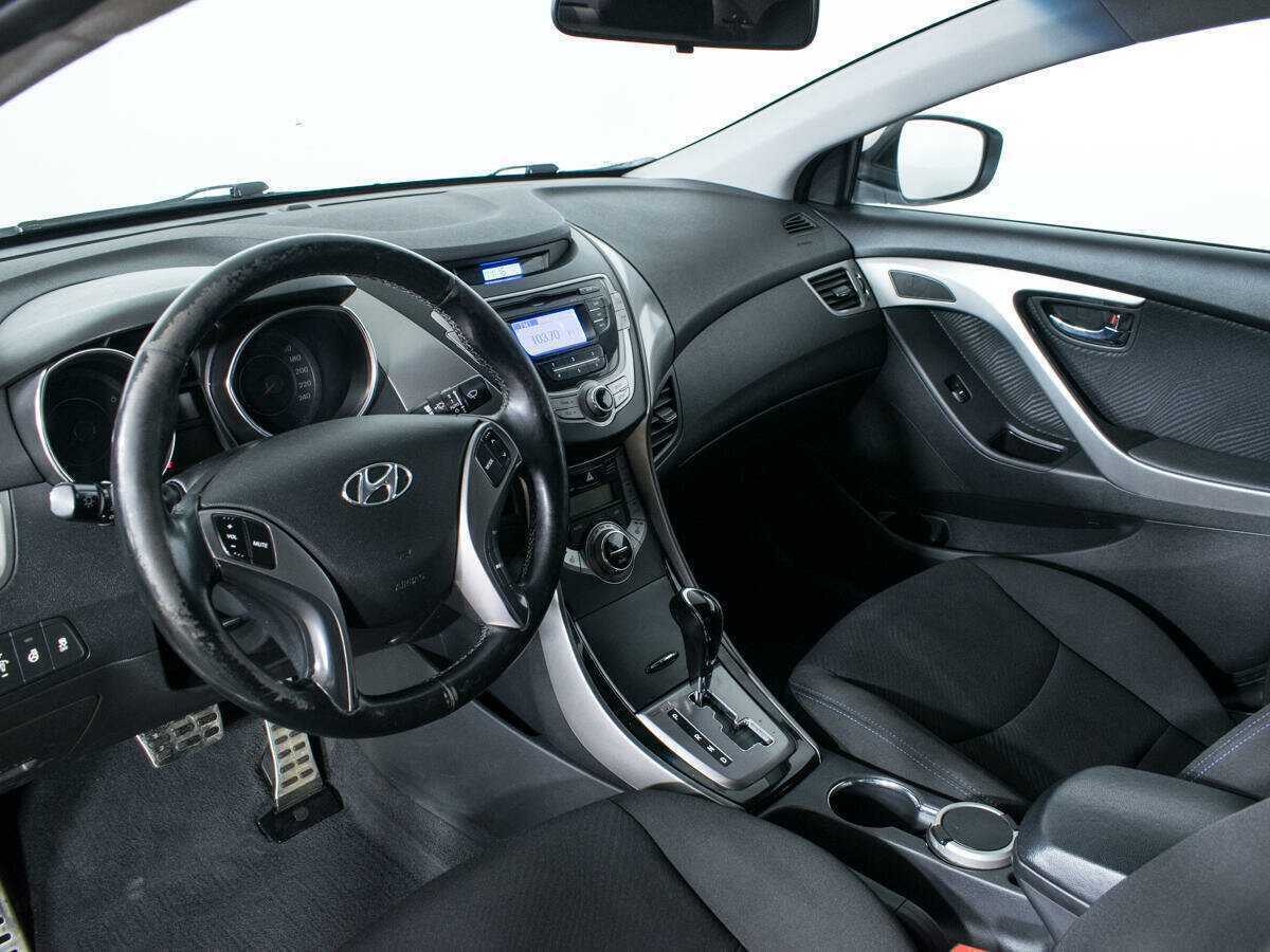 Hyundai Elantra 2013 года с пробегом. Фото: #12