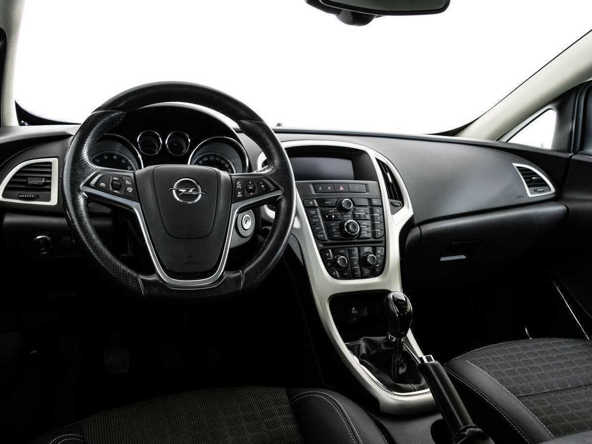 Opel Astra 2012 года с пробегом. Фото: #8