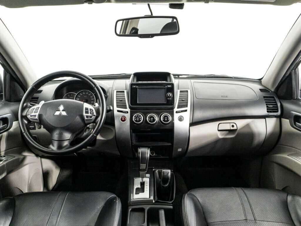 Mitsubishi Pajero Sport 2014 года с пробегом. Фото: #12