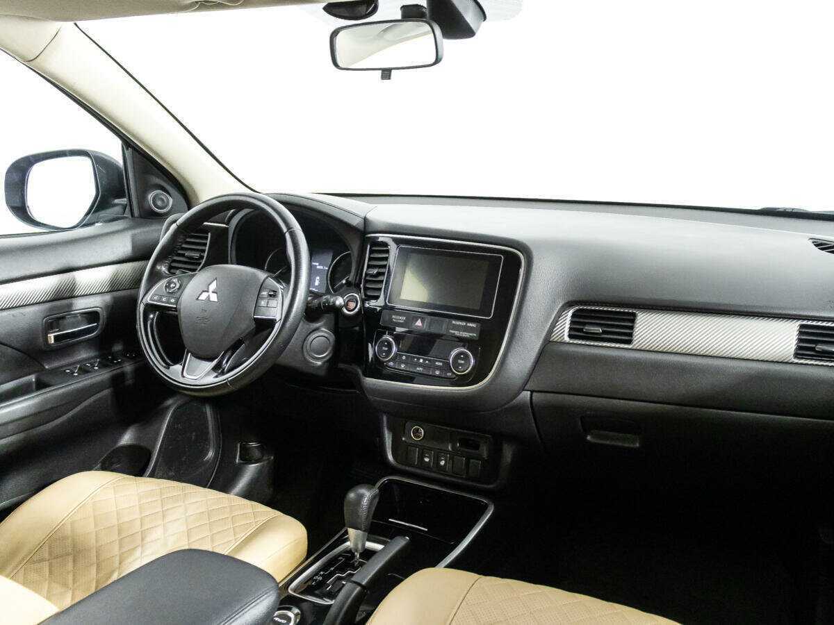Mitsubishi Outlander 2018 года с пробегом. Фото: #8