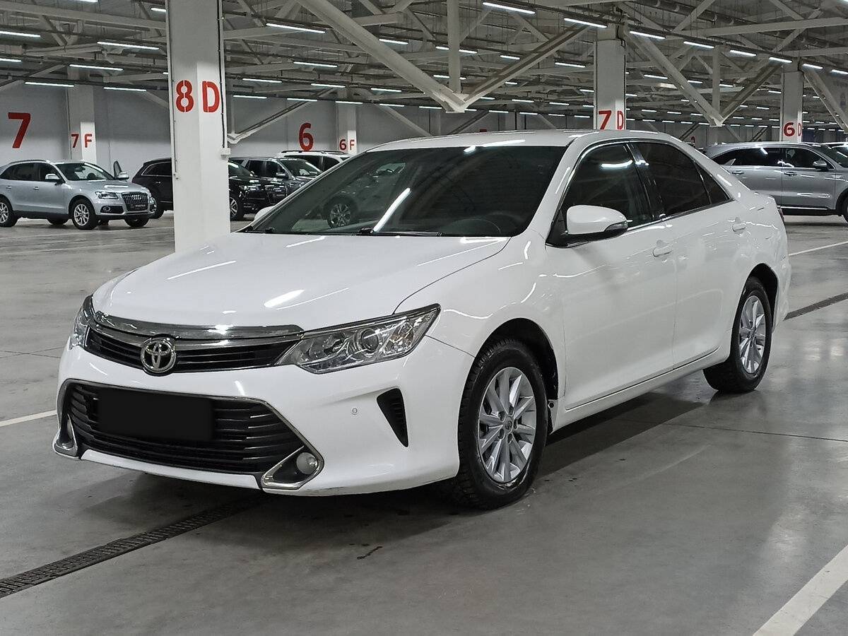 Toyota Camry 2016 года с пробегом. Посмотреть фото