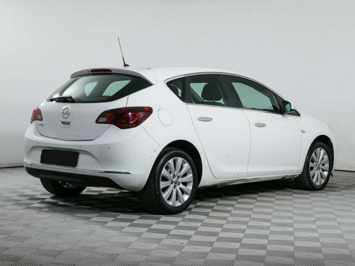 Opel Astra 2013 года с пробегом. Фото: #3