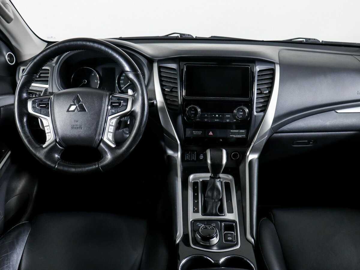 Mitsubishi Pajero Sport 2019 года с пробегом. Фото: #11