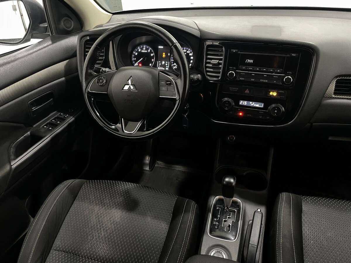 Mitsubishi Outlander 2016 года с пробегом. Фото: #9