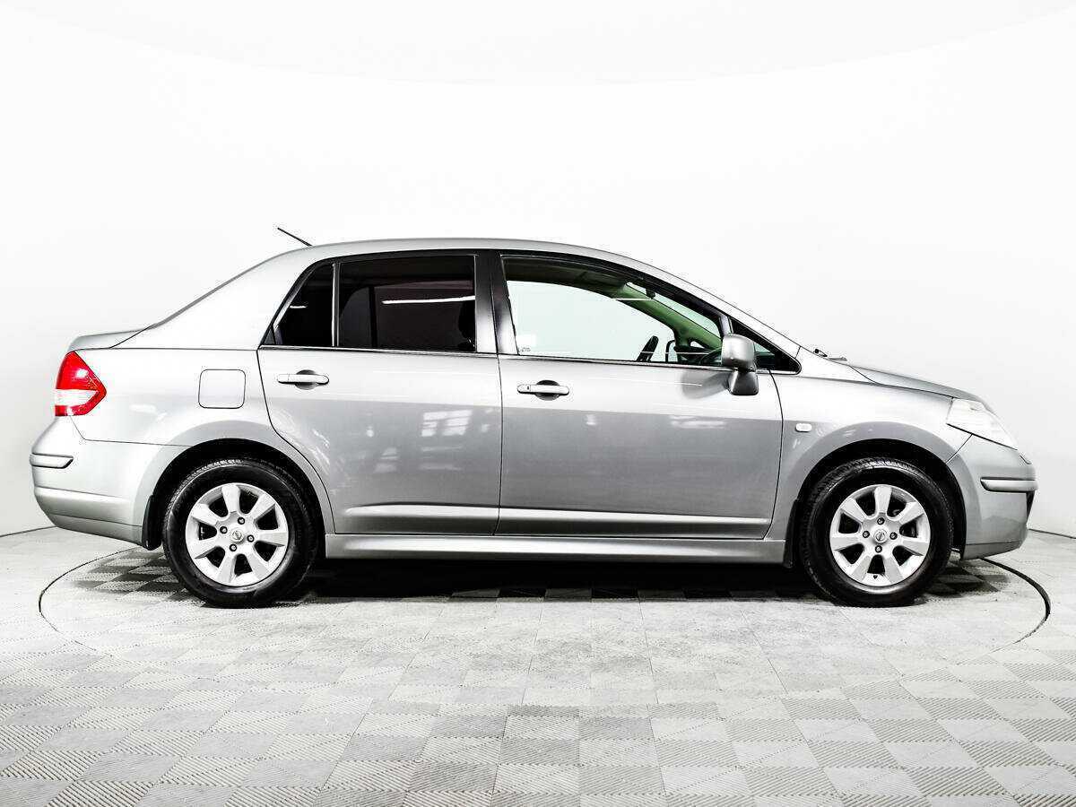 Nissan Tiida 2013 года с пробегом. Фото: #3