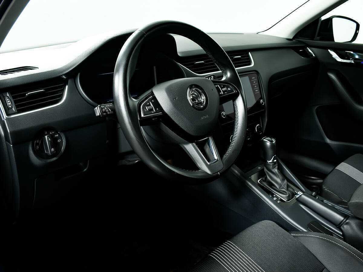 Skoda Octavia 2019 года с пробегом. Фото: #12