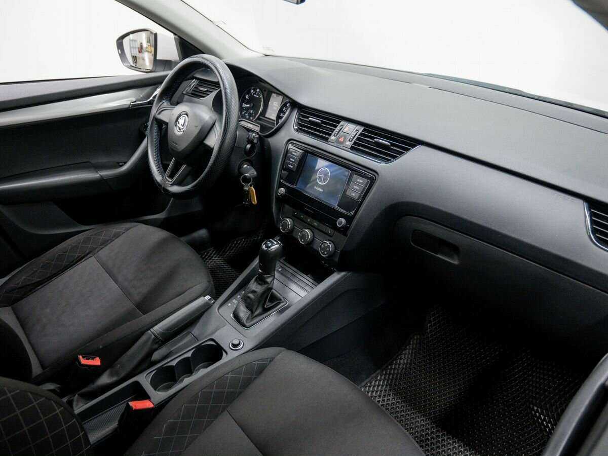 Skoda Octavia 2017 года с пробегом. Фото: #6