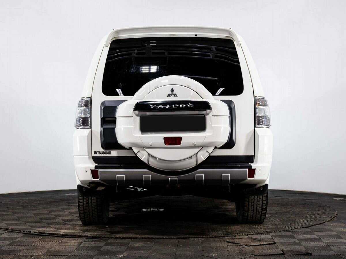 Mitsubishi Pajero 2013 года с пробегом. Фото: #4