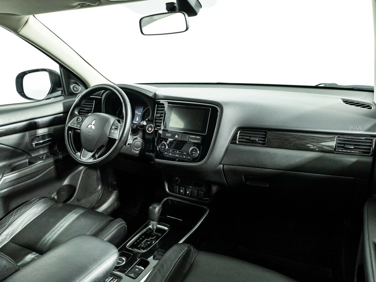 Mitsubishi Outlander 2017 года с пробегом. Фото: #8