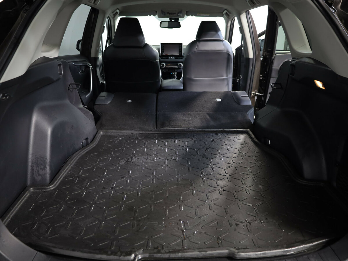 Toyota RAV4 2019 года с пробегом. Фото: #24