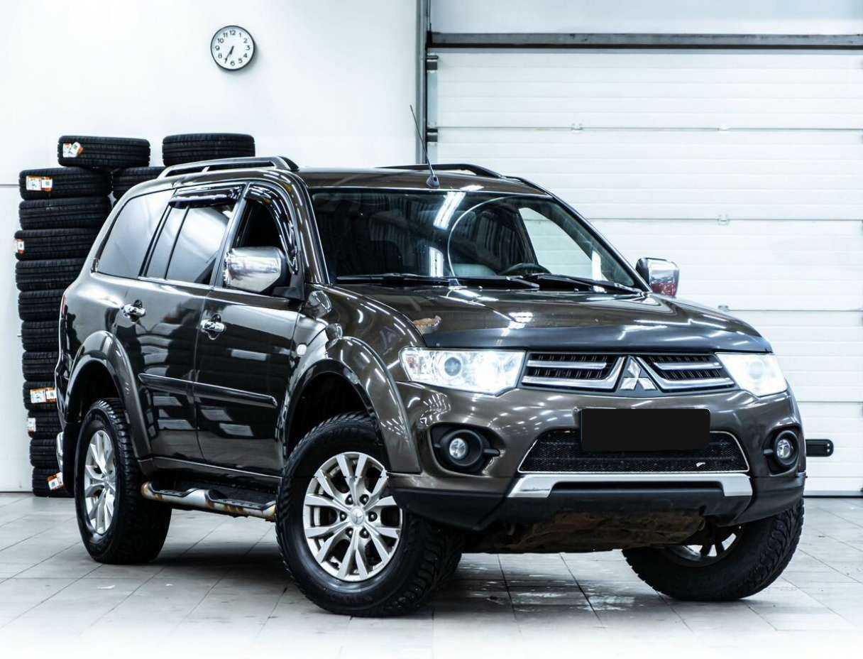 Mitsubishi Pajero Sport 2014 года с пробегом. Фото: #1