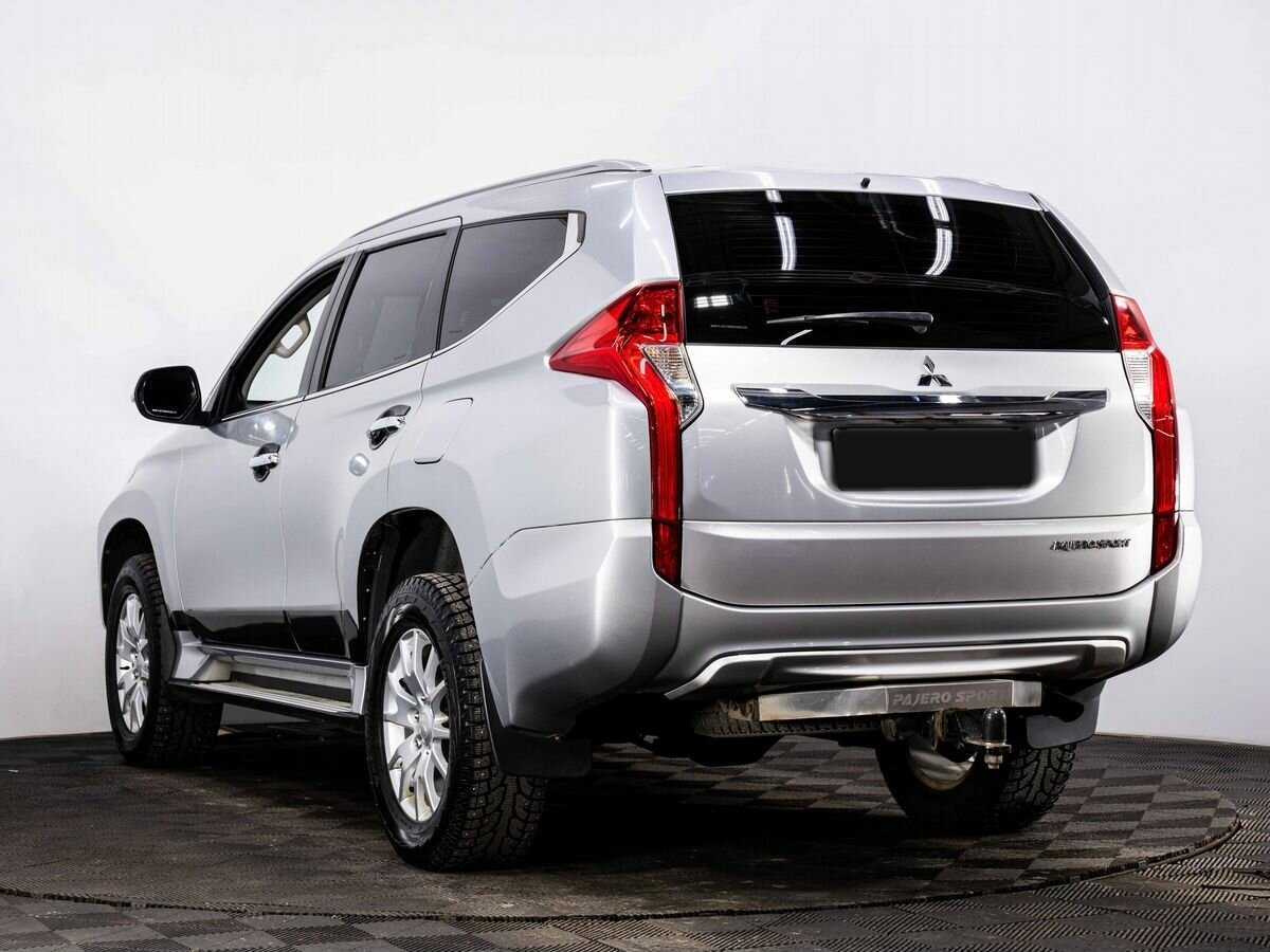 Mitsubishi Pajero Sport 2017 года с пробегом. Фото: #3