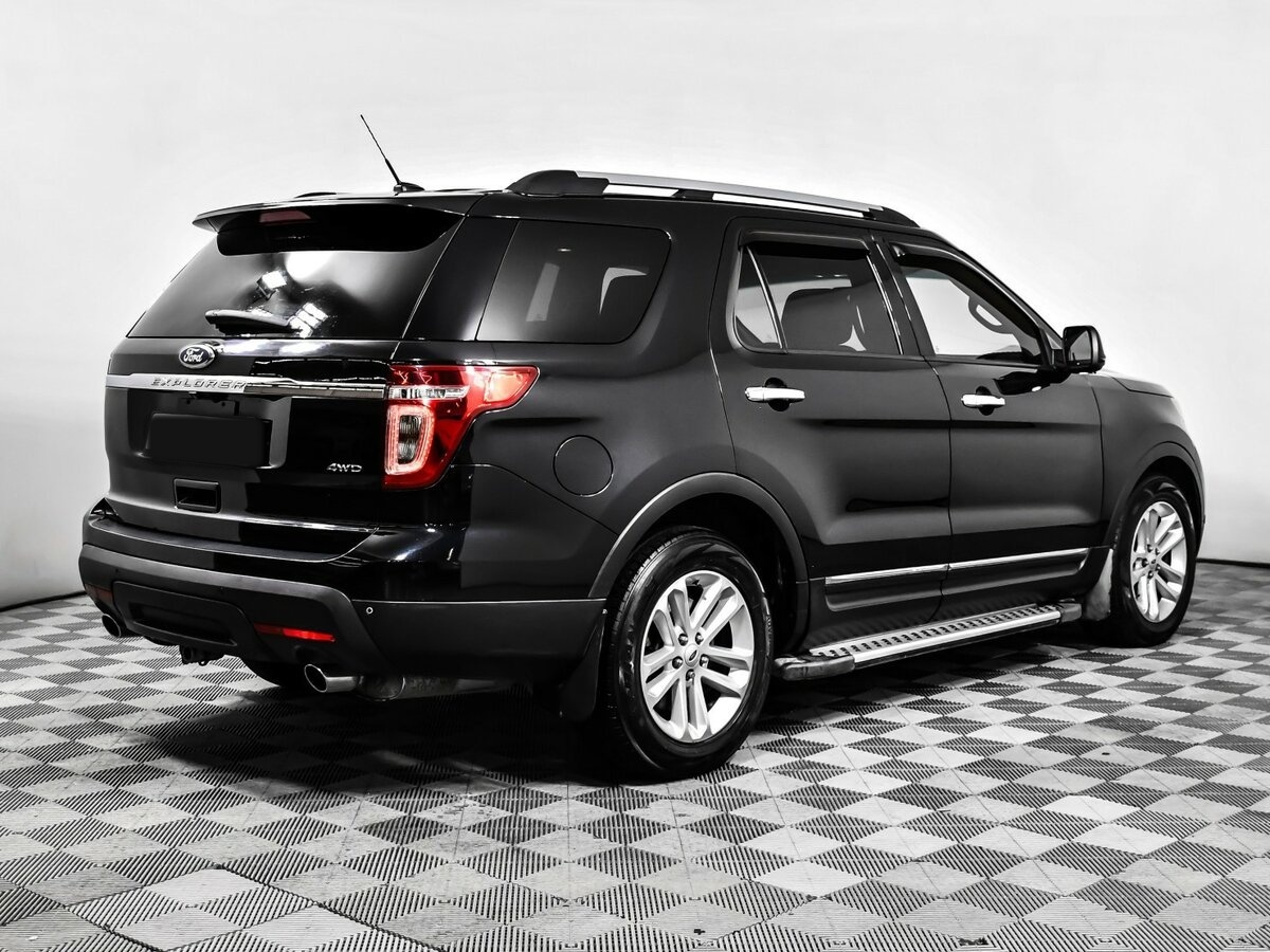 Ford Explorer 2013 года с пробегом. Фото: #3