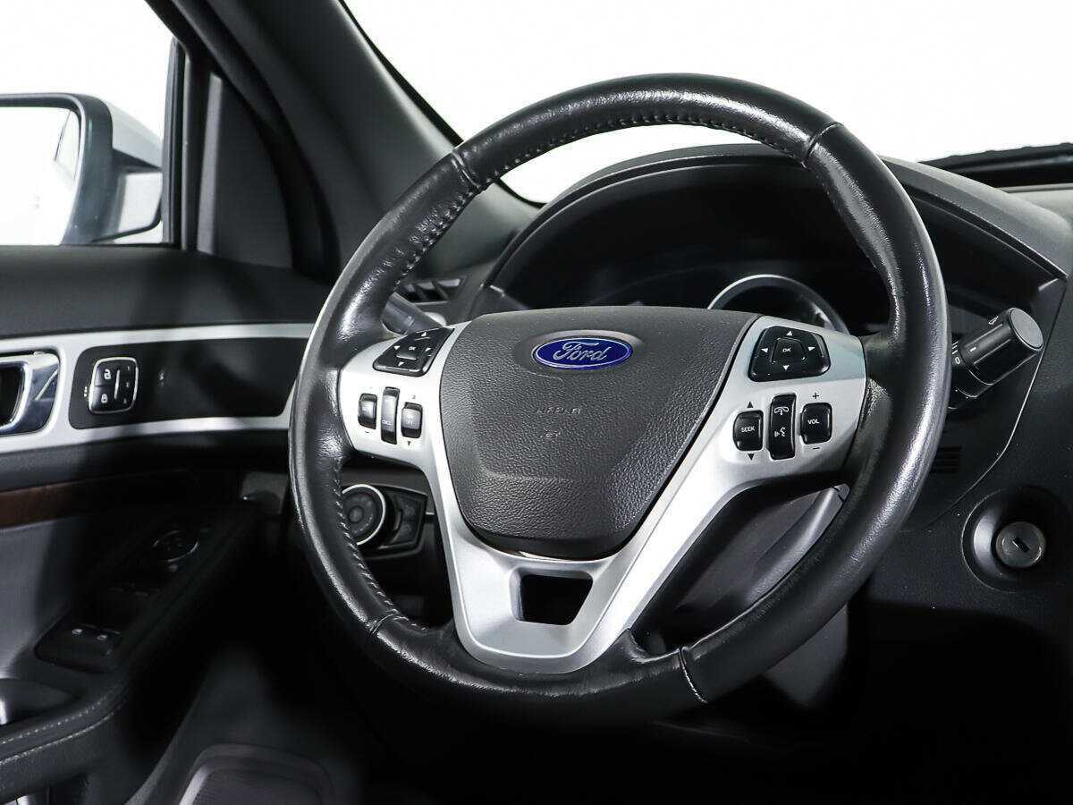 Ford Explorer 2013 года с пробегом. Фото: #15