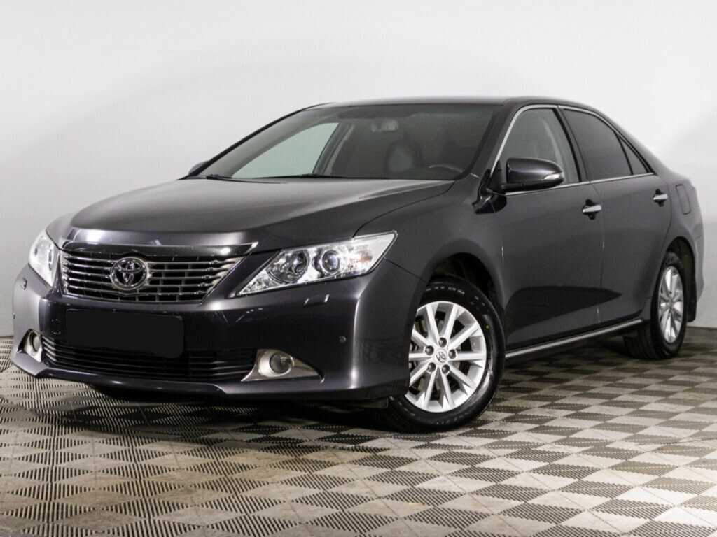 Toyota Camry 2012 года с пробегом. Посмотреть фото