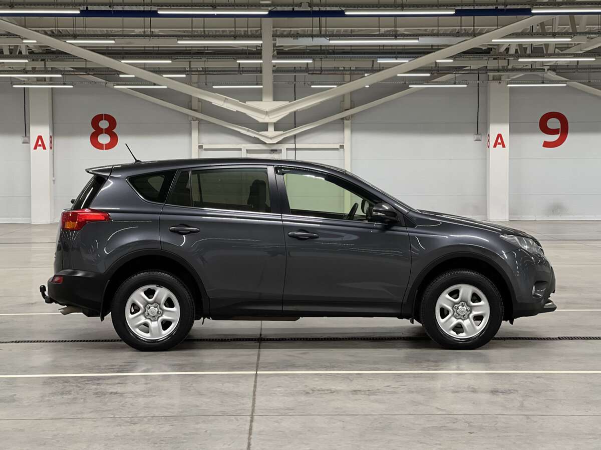 Toyota RAV4 2013 года с пробегом. Фото: #3