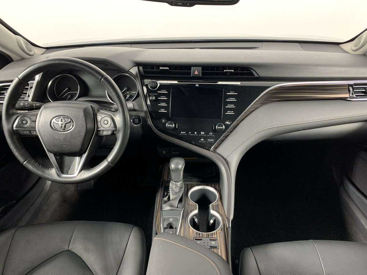 Toyota Camry 2020 года с пробегом. Фото: #10