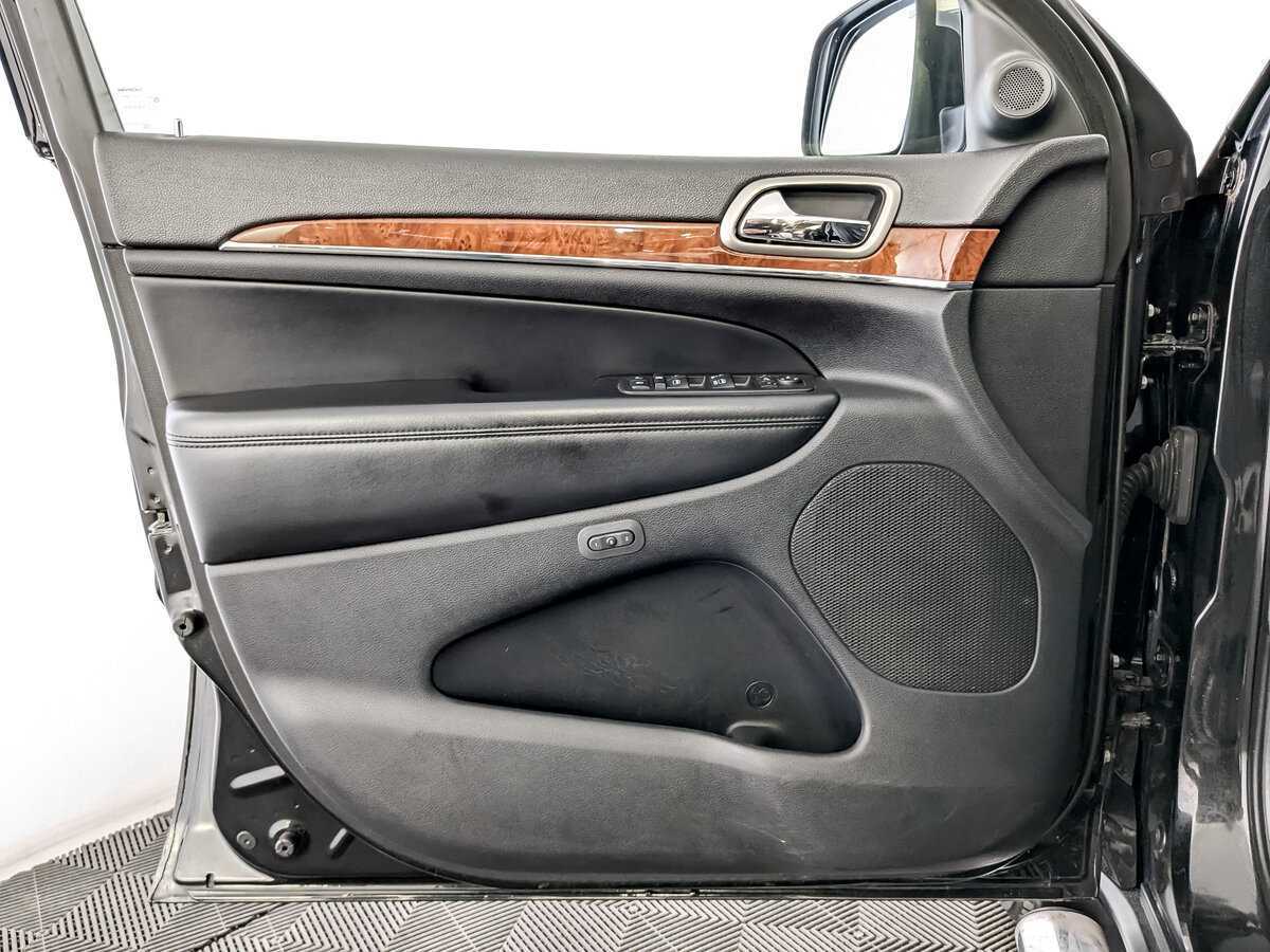 Jeep Grand Cherokee 2012 года с пробегом. Фото: #18