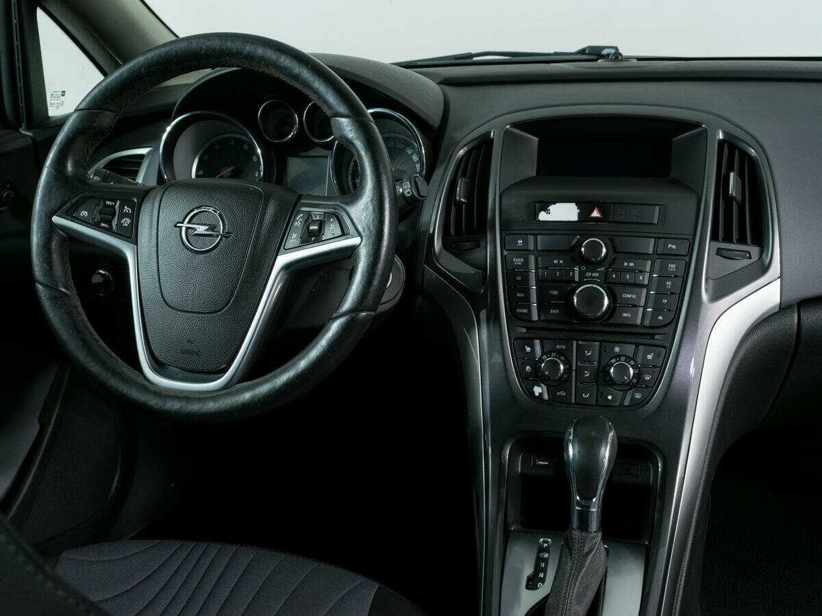 Opel Astra 2013 года с пробегом. Фото: #9