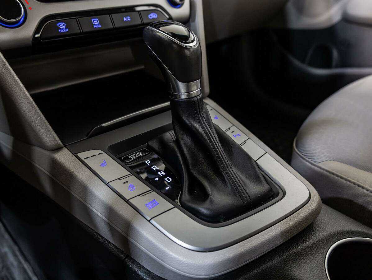 Hyundai Elantra 2018 года с пробегом. Фото: #14