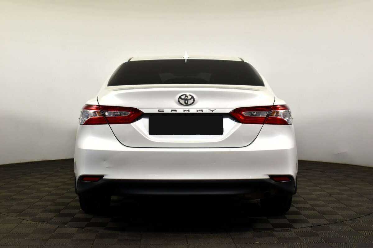 Toyota Camry 2021 года с пробегом. Фото: #4