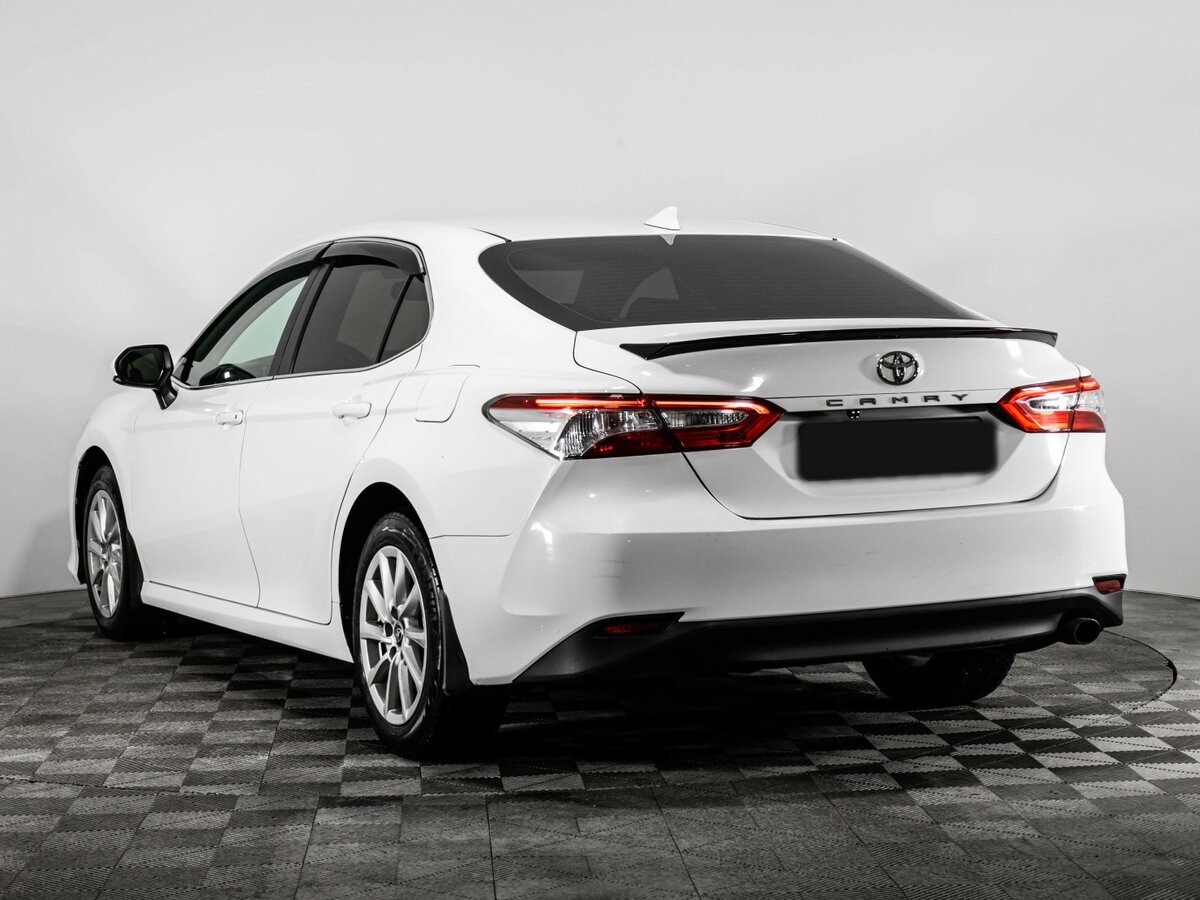 Toyota Camry 2021 года с пробегом. Фото: #5