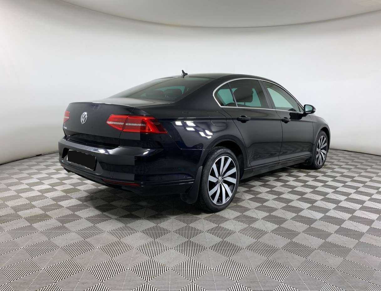 Volkswagen Passat 2019 года с пробегом. Фото: #4