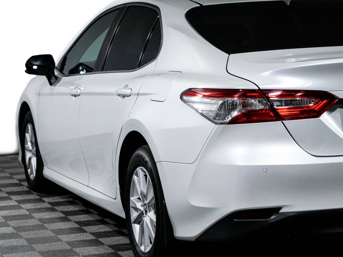 Toyota Camry 2019 года с пробегом. Фото: #19