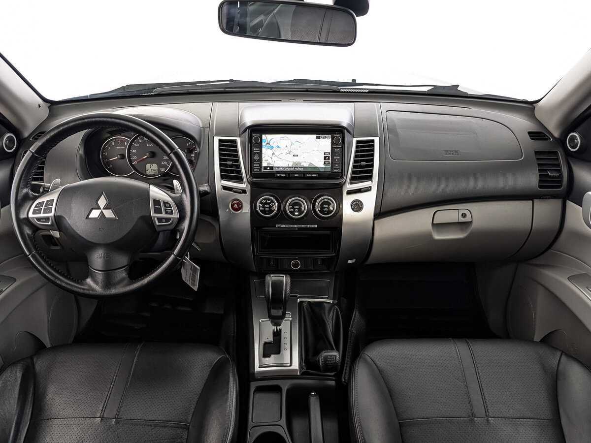 Mitsubishi Pajero Sport 2013 года с пробегом. Фото: #13