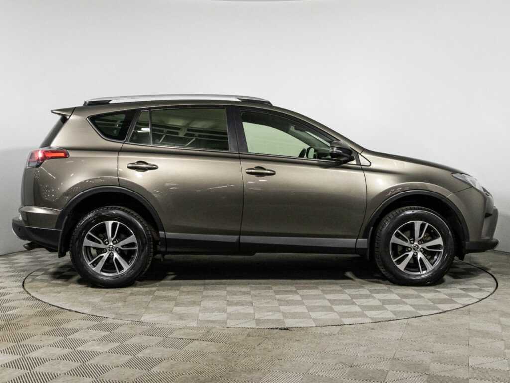 Toyota RAV4 2015 года с пробегом. Фото: #3