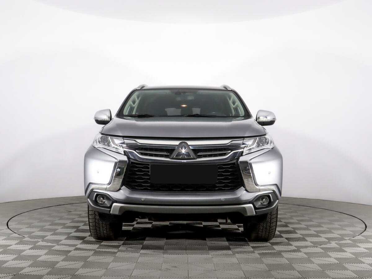 Mitsubishi Pajero Sport 2017 года с пробегом. Фото: #1