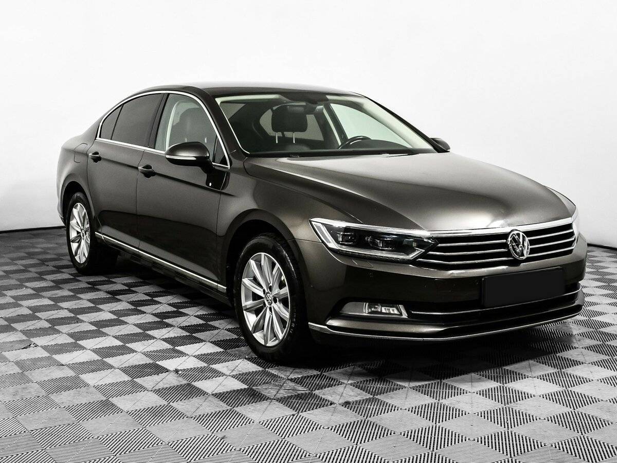 Volkswagen Passat 2017 года с пробегом. Фото: #2