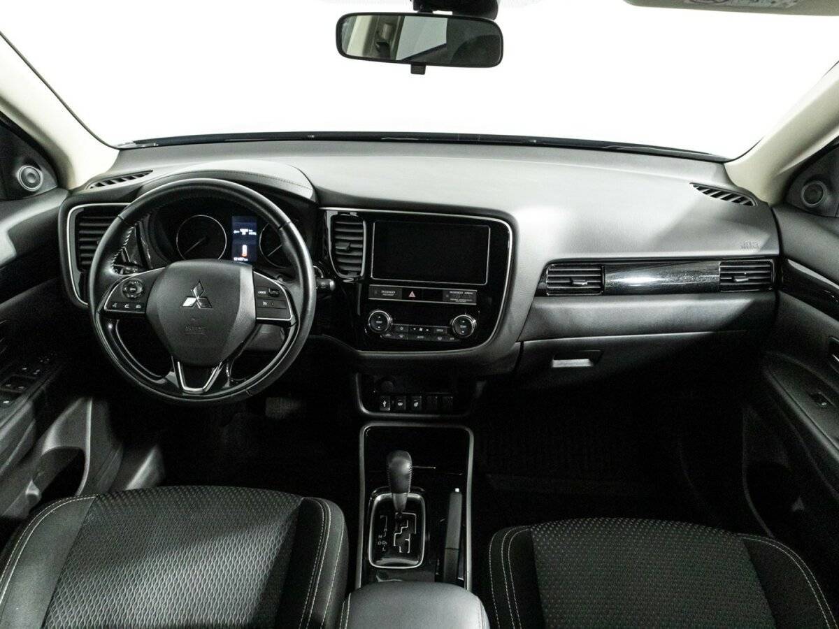 Mitsubishi Outlander 2018 года с пробегом. Фото: #12