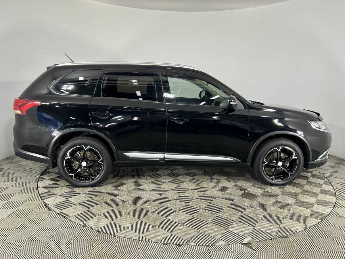 Mitsubishi Outlander 2015 года с пробегом. Фото: #3