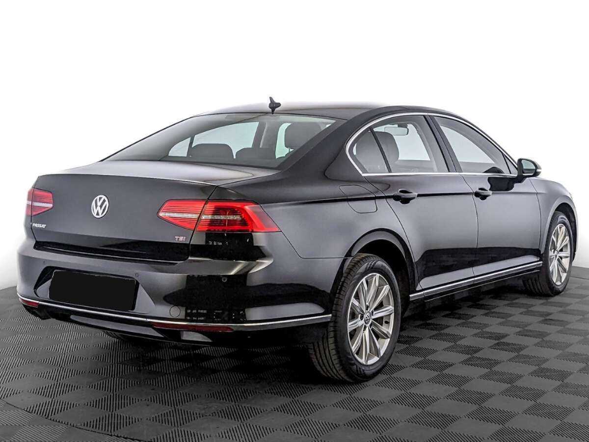Volkswagen Passat 2017 года с пробегом. Фото: #4