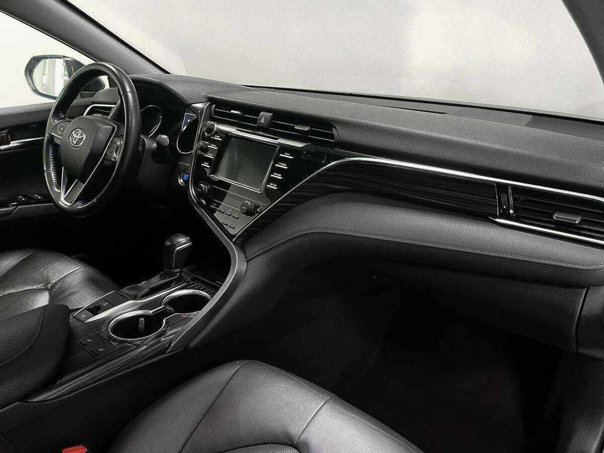 Toyota Camry 2018 года с пробегом. Фото: #7