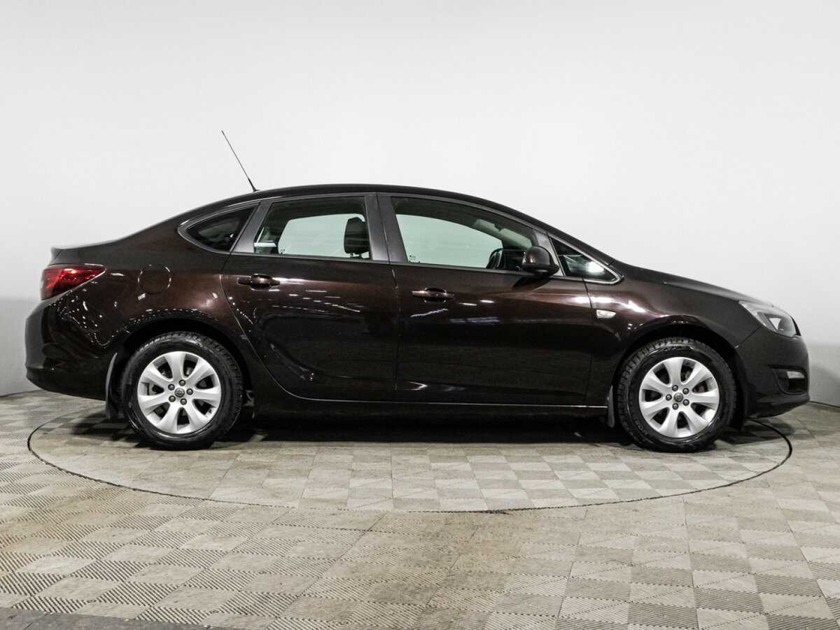 Opel Astra 2014 года с пробегом. Фото: #3