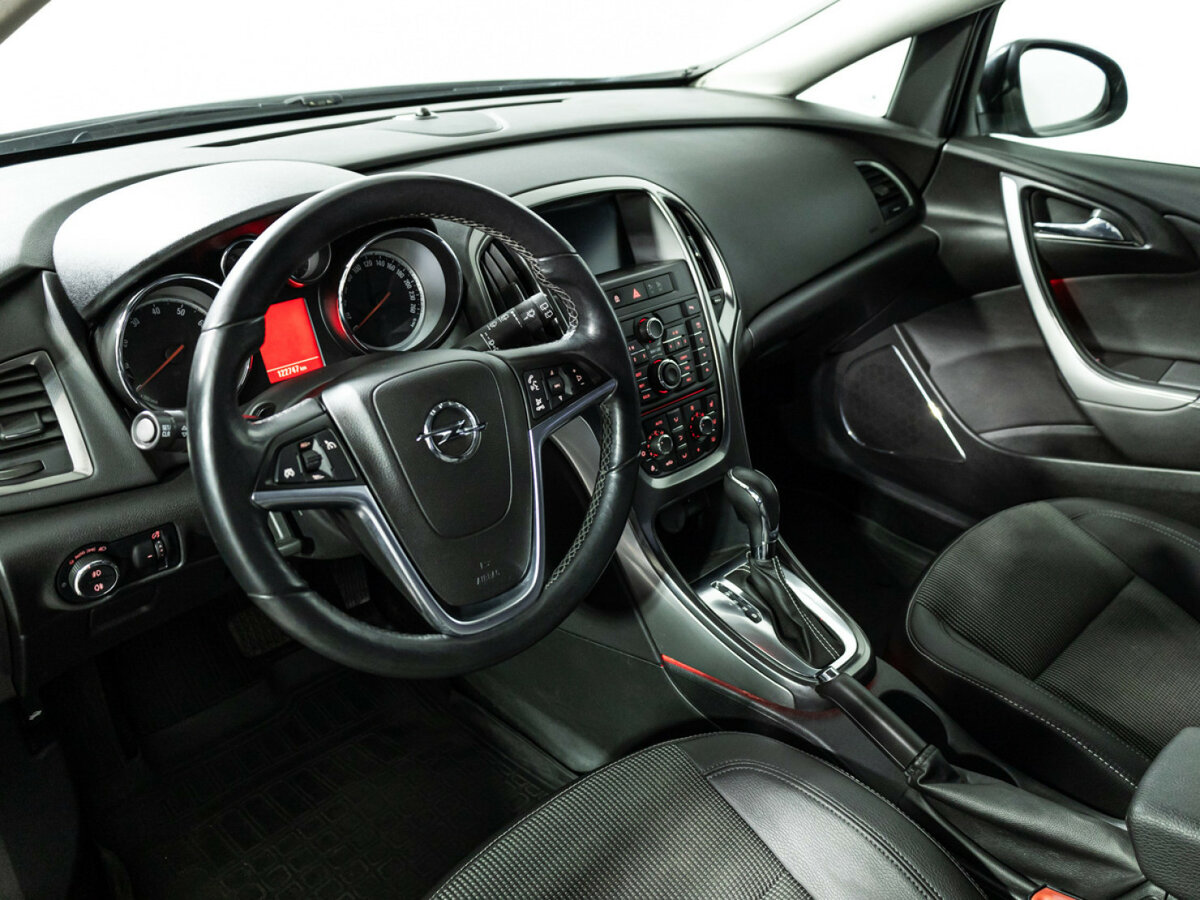 Opel Astra 2012 года с пробегом. Фото: #10