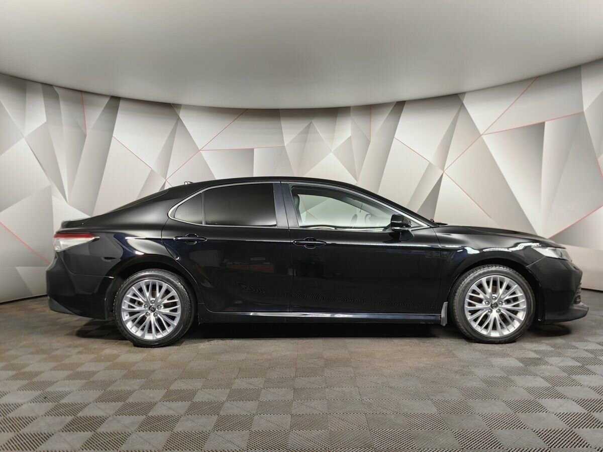 Toyota Camry 2019 года с пробегом. Фото: #5