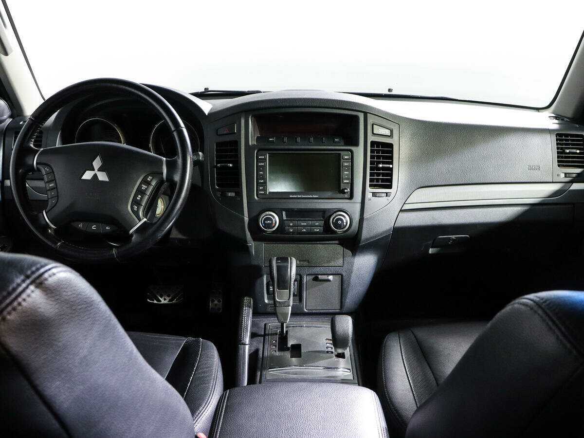 Mitsubishi Pajero 2012 года с пробегом. Фото: #9