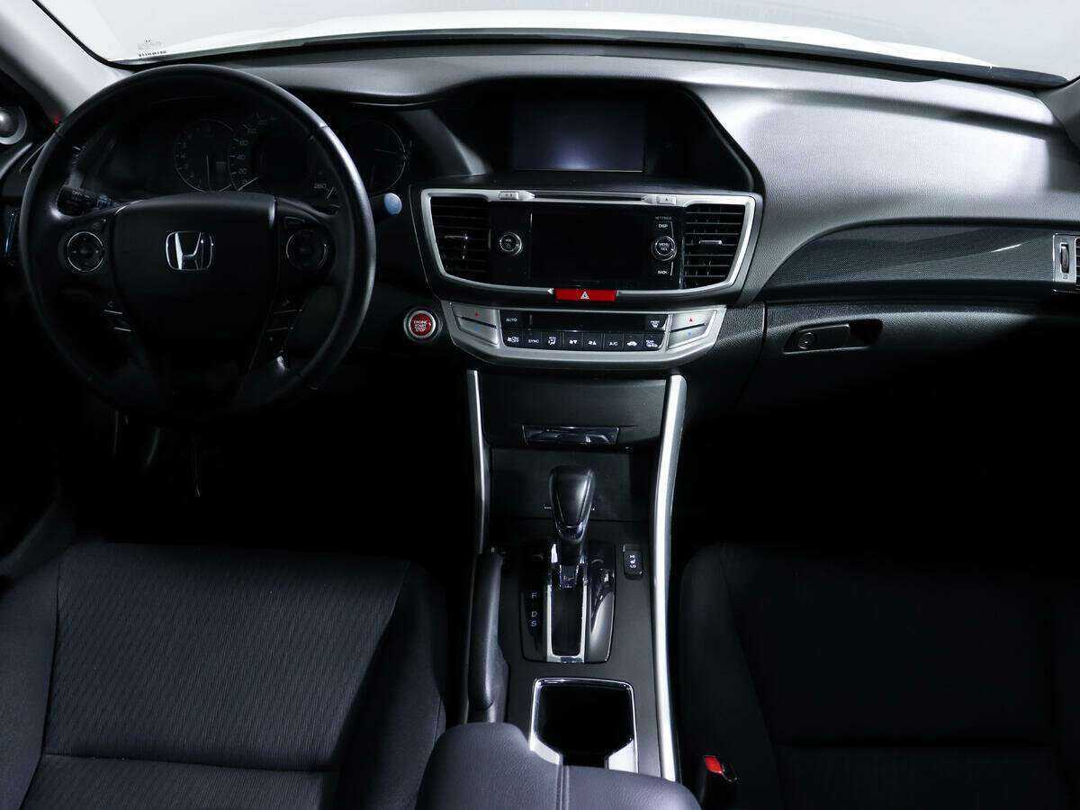 Honda Accord 2013 года с пробегом. Фото: #8