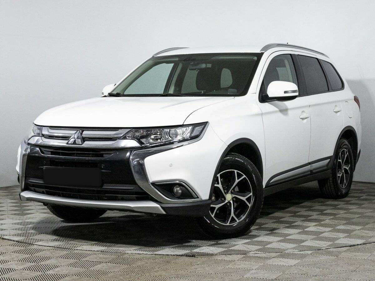 Mitsubishi Outlander 2016 года с пробегом. Посмотреть фото